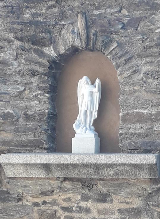 Statue St Michel 2